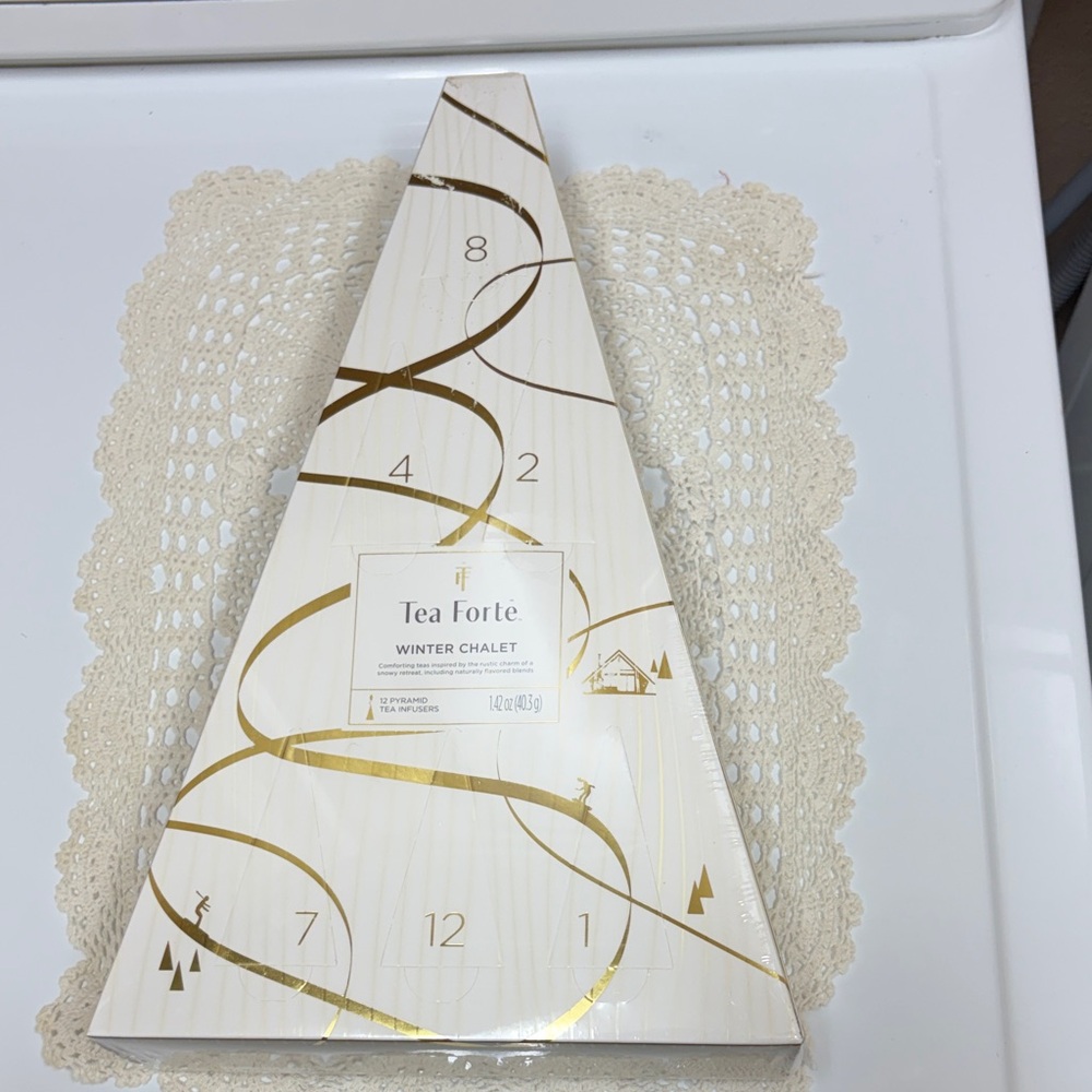 Tea Forté Winter Chalet Pyramid Tea Gift Set - Cream & Gold